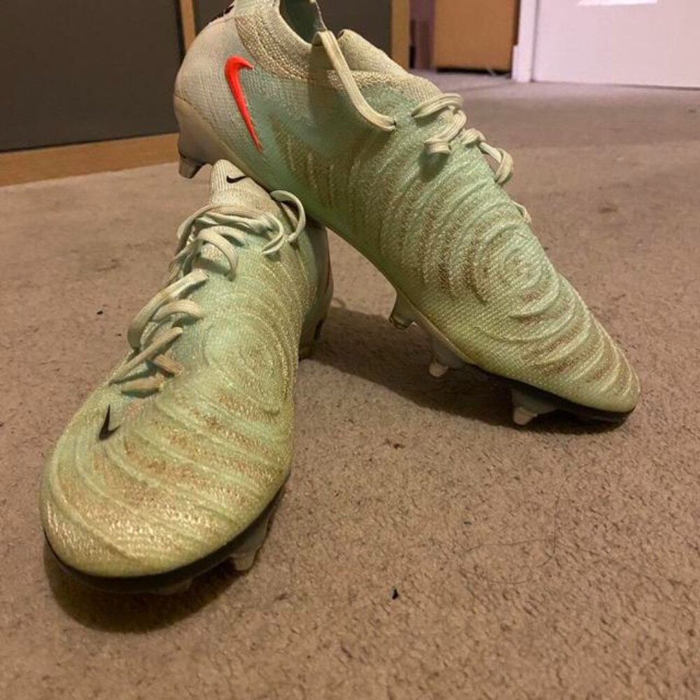 Nike  Green and Multi Other-footwear
